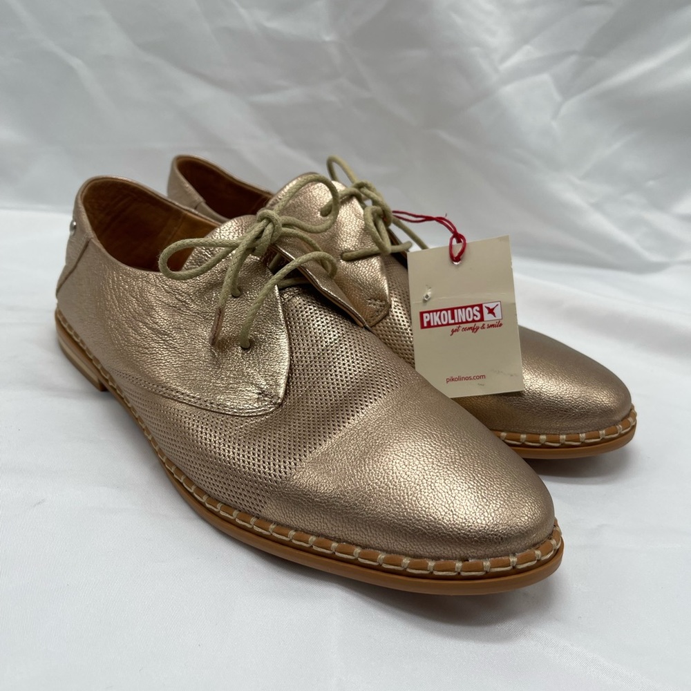 New with tags MERIDA W4F-4994CL Lace up shoe